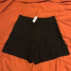 Banana Republic linen shorts. NWT